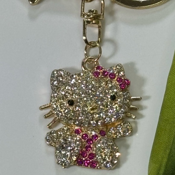 BAG CHARM Hello Kitty Gold Tone Pink Crystal Hair Bow Bag Charm Keychain - Picture 2 of 7